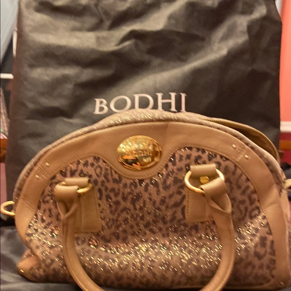 Bodhi Tan and Gold Women's Bag with dust bag - Picture 1 of 11